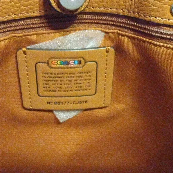 Authentic Coach crossbody / handbag brand new with tag - Picture 11 of 12